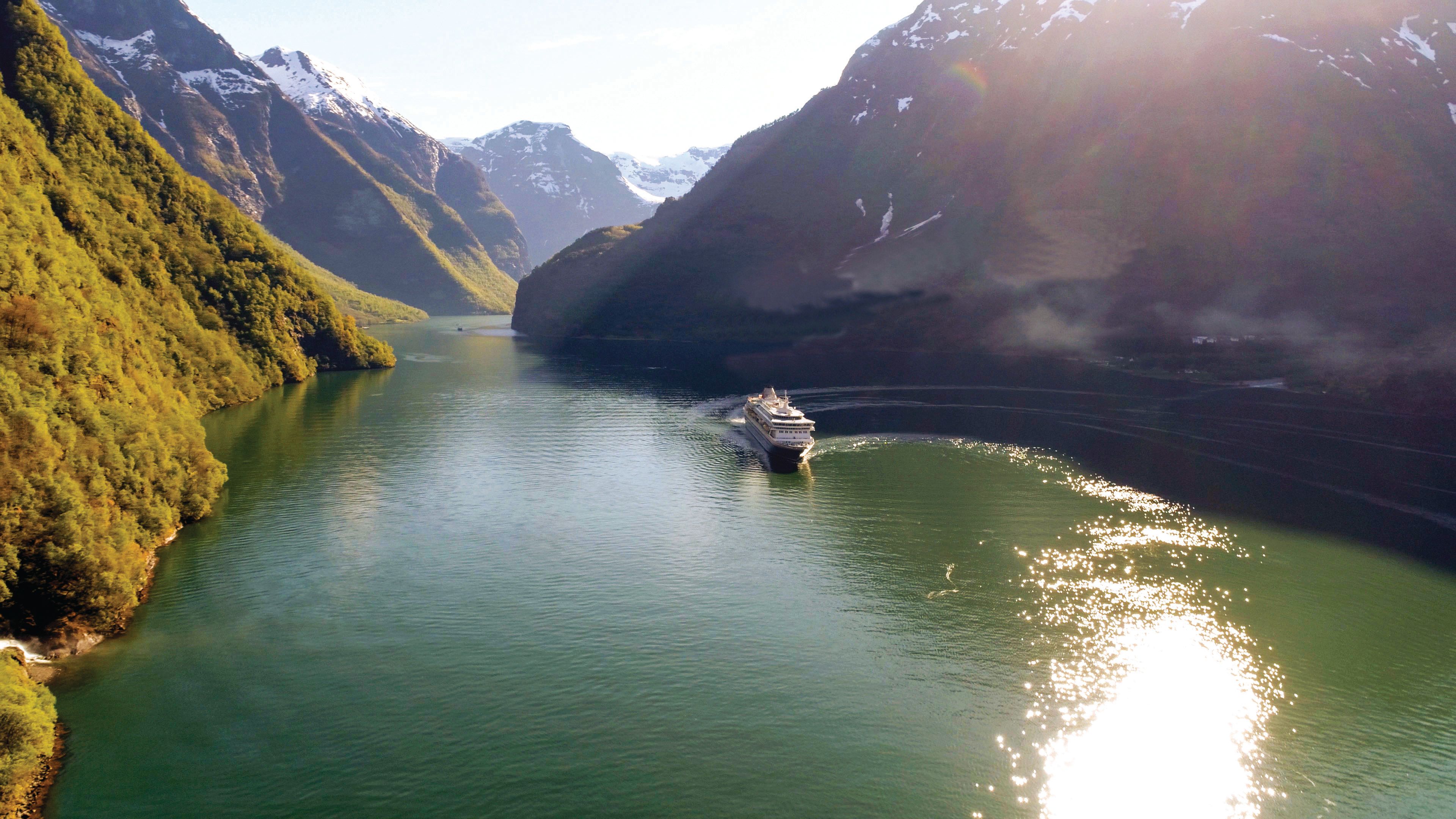 Balmoral cruising Naeroyfjord