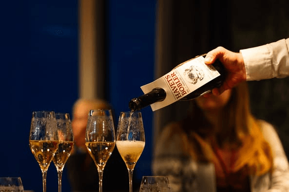 Havets Bobler being served