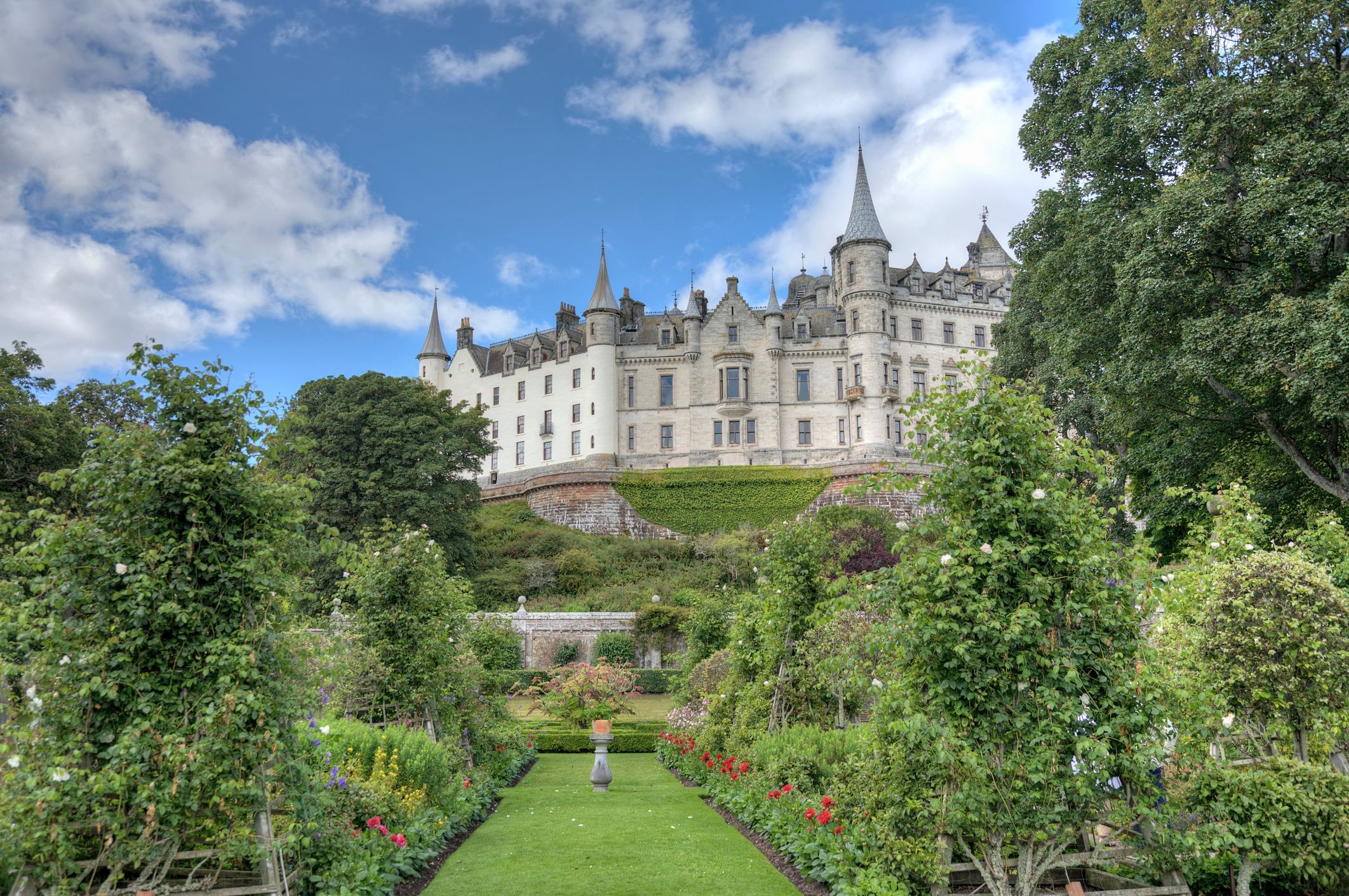  Dunrobin Castle