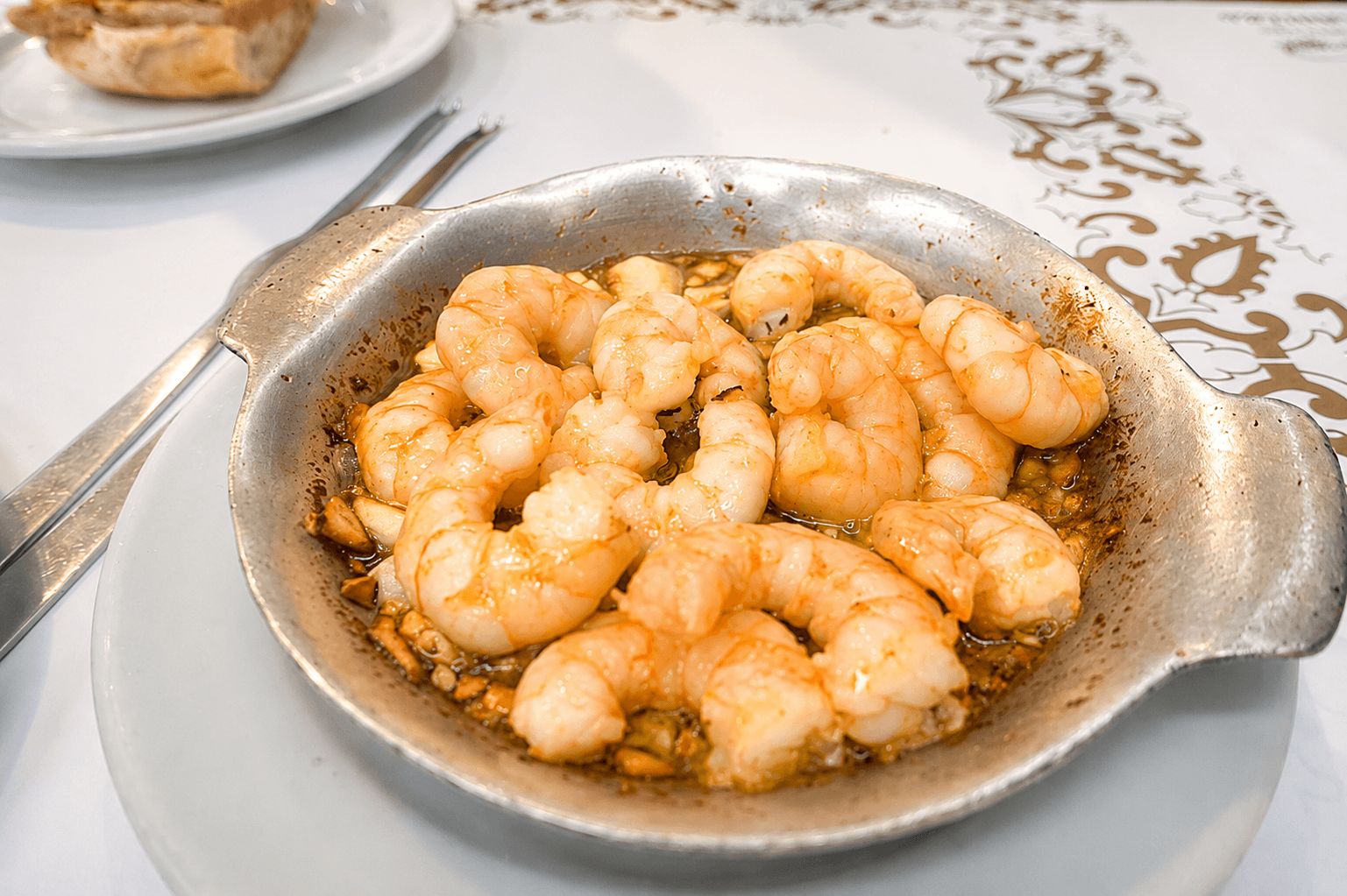 Garlic prawns served at Cervejaria Ramiro