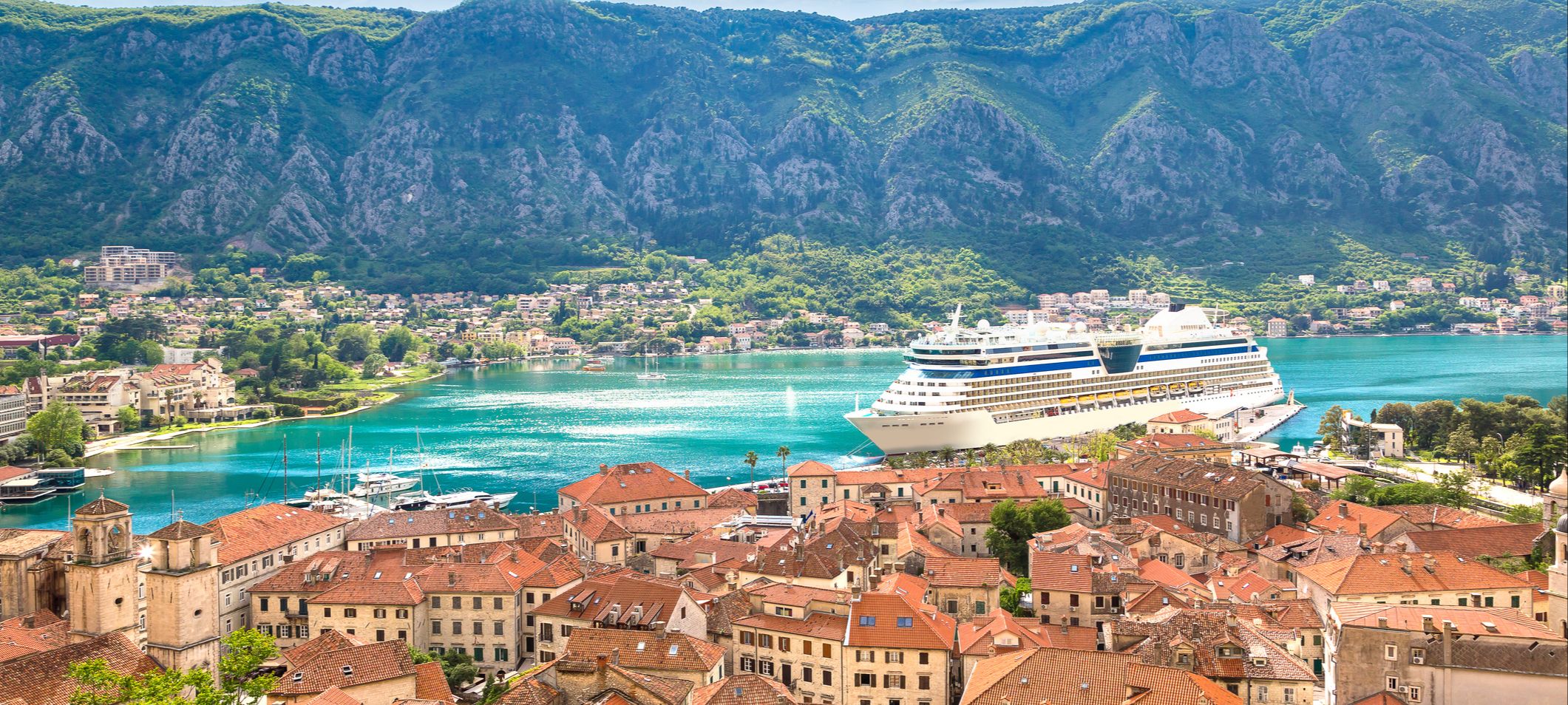 cruise ship in kotor