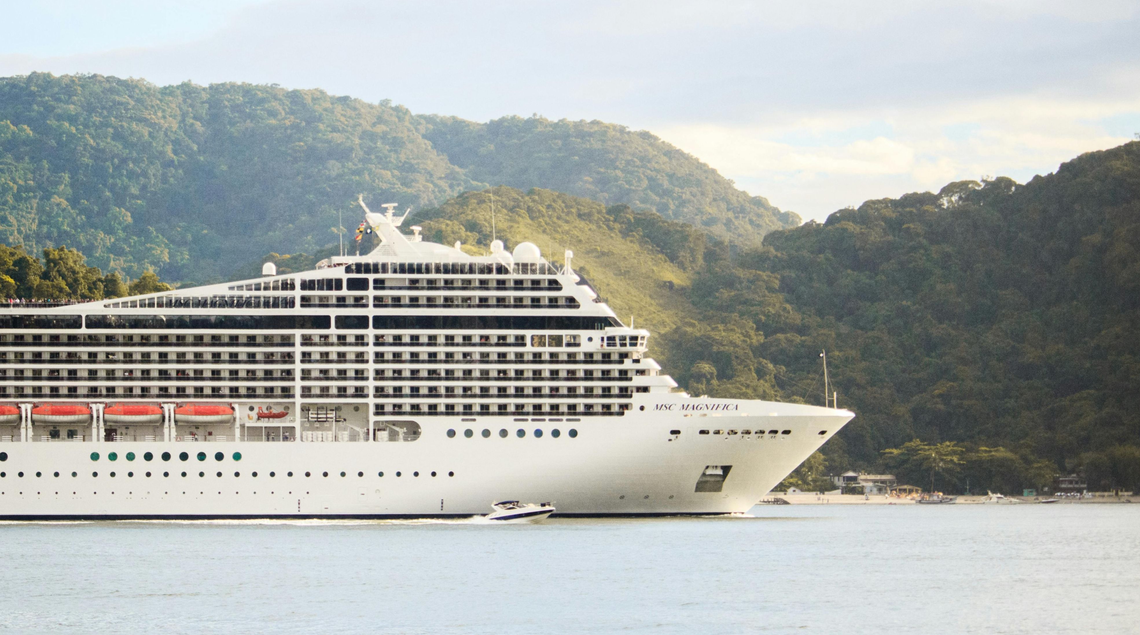 cruise ship profile