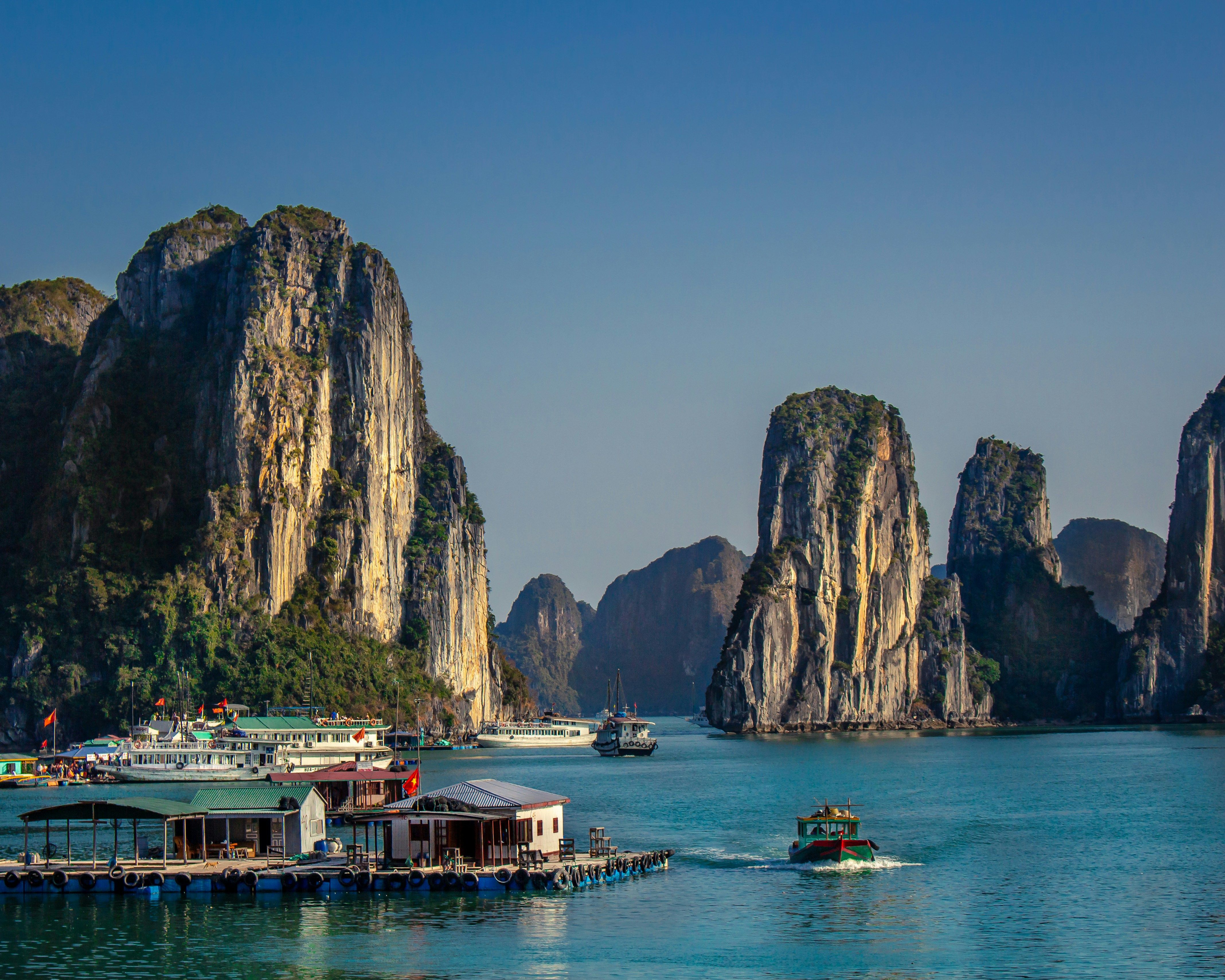 ha long bay vietnam
